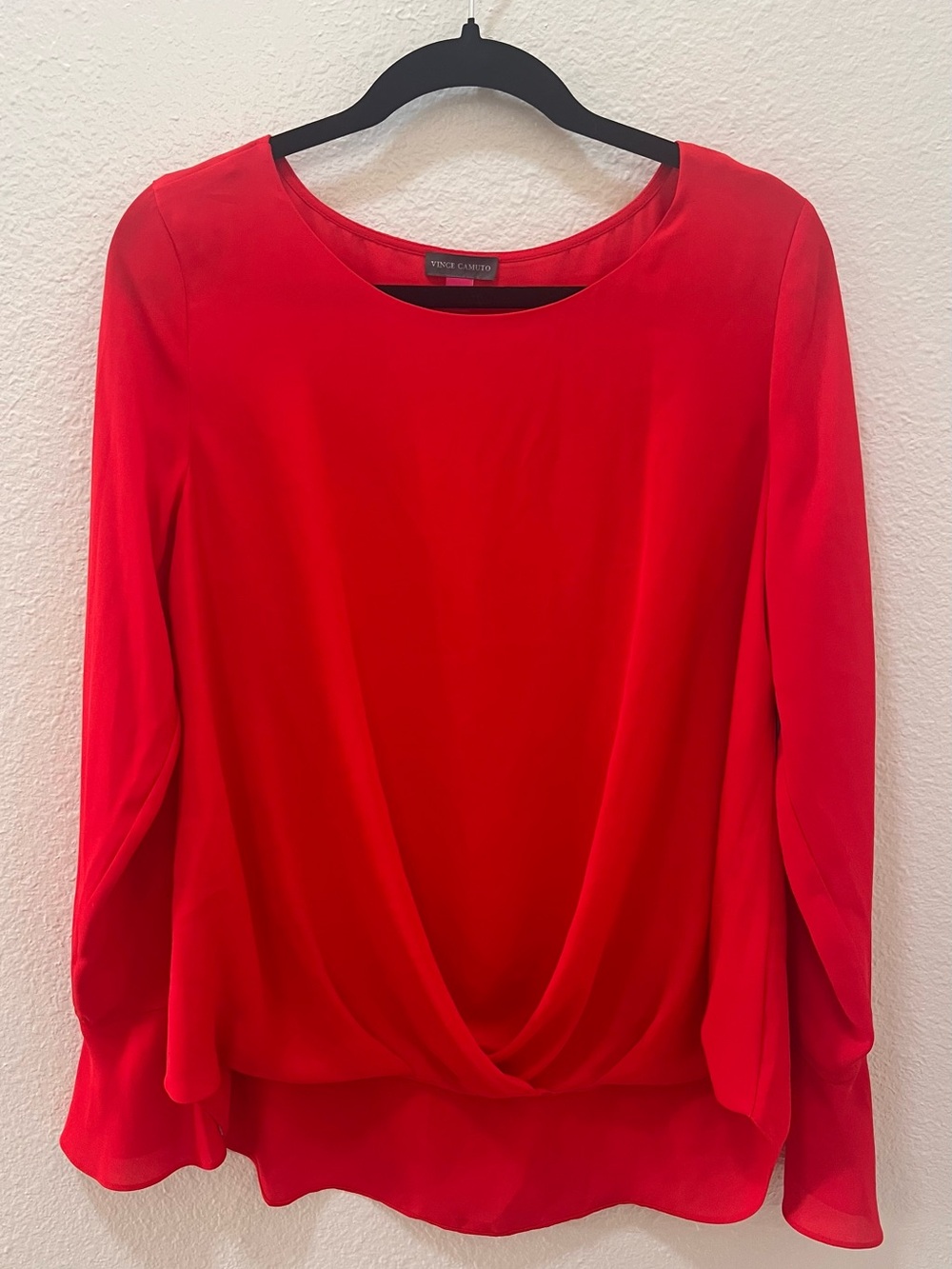 NWT Vince Camuto Bright Red Long-Sleeve Twist-Hem Top